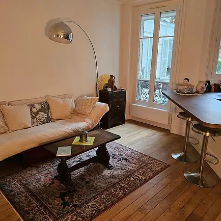 Welcome To Cozy-b Apartment *